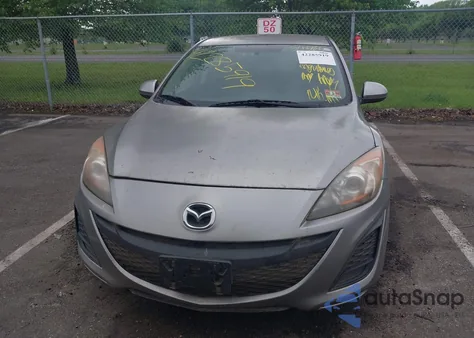2011 Mazda Mazda3 I Sport z USA, uszkodzony, nr VIN JM1BL1UG7B1459259